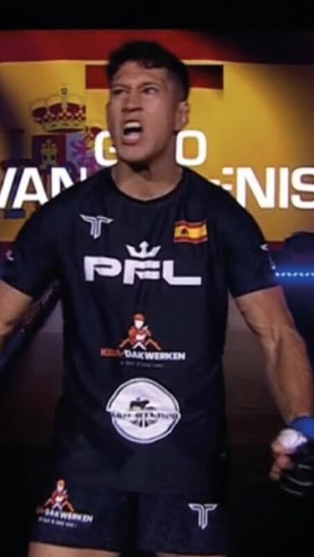 🏠Keda-Dakwerken is trots op de samenwerking met MMA-vechter: Gino van Steenis.💪 
👉Vakmanschap, doorzettingsvermogen en kracht, waarden die we ook terugzien in de sport! Onze Eigenschappen die wij ook dagelijks inzetten op het dak en die Gino laat zien in de ring. 
✅Een samenwerking gebaseerd op vertrouwen, discipline en topprestaties.💯🤝
Als Keda-Dakwerken geloven we in hard werken, strakke afwerking en mensen die alles geven voor hun vak.
Daarom staan wij volledig achter MMA-vechter Gino van Steenis.💪💯
In de ring of op het dak, succes komt nooit vanzelf. 
👉 Benieuwd naar wat wij voor jouw woning, bedrijfspand of welke dak dan ook kunnen betekenen? 
Kies voor een dakpartner met kracht, precisie en hart voor het vak.✅
👉Wilt u graag advies over uw dak? Onze specialisten komen graag langs voor een vrijblijvend adviesgesprek en een gratis offerte op maat. 
👉Bekijk meer op onze website: 🌐www.keda-dakwerken.nl / ☎️ 010-3072254 
@ginovansteenis_ @pflmma 
#bouw #dak #dakdekker #renovatie #kedadakwerken #mma #mmafighter #nederland #hard #sponsor #sponsored #succes #pfl #fighter #respect